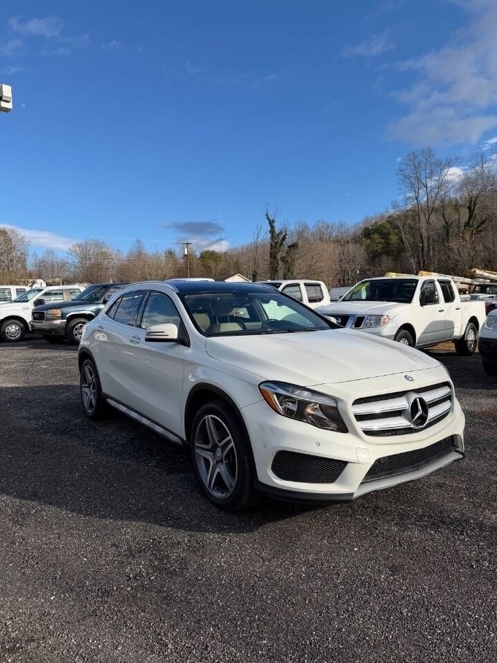 2016 Mercedes-Benz GLA-Class GLA250's photo