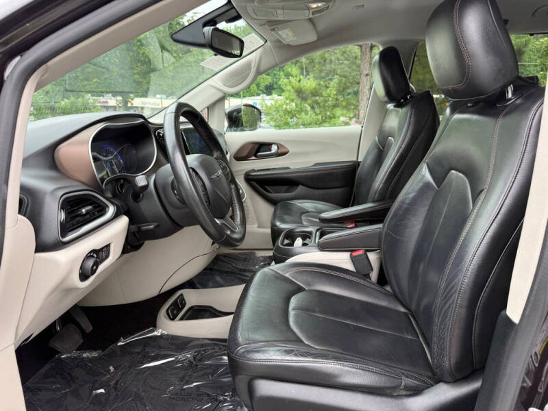 2017 Chrysler Pacifica Touring-L