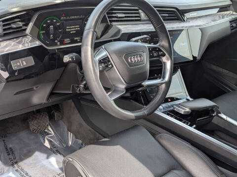 2019 Audi e-tron quattro Prestige