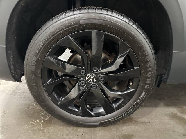 2022 Volkswagen Taos SE 4Motion