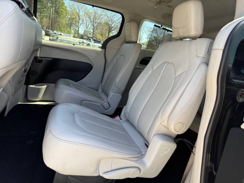 2017 Chrysler Pacifica Touring-L