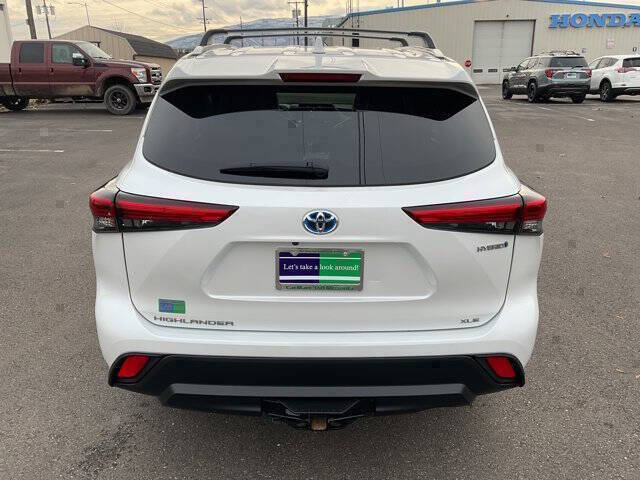 2022 Toyota Highlander Hybrid XLE