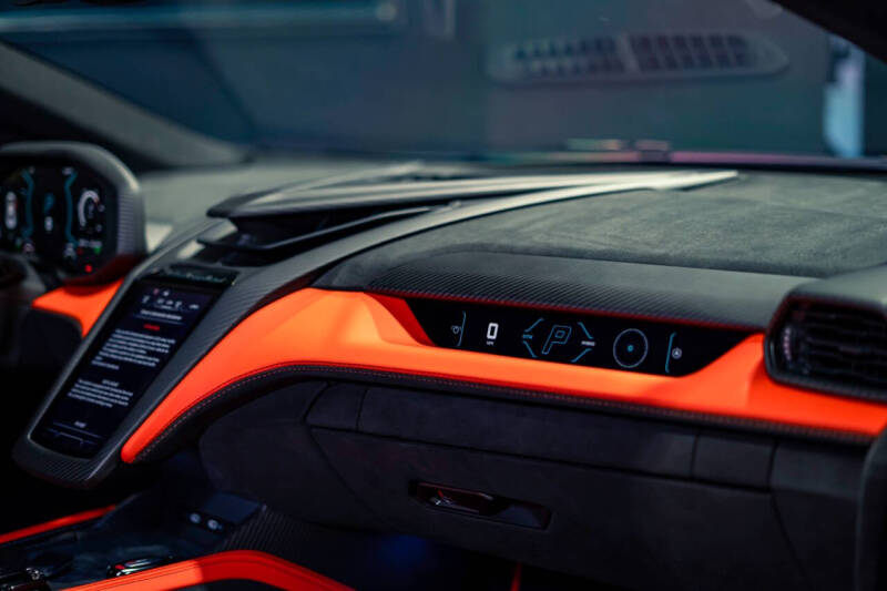 2025 Lamborghini Revuelto