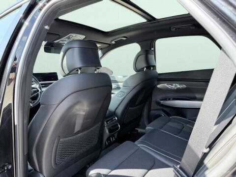 2022 Genesis GV70 2.5T Standard