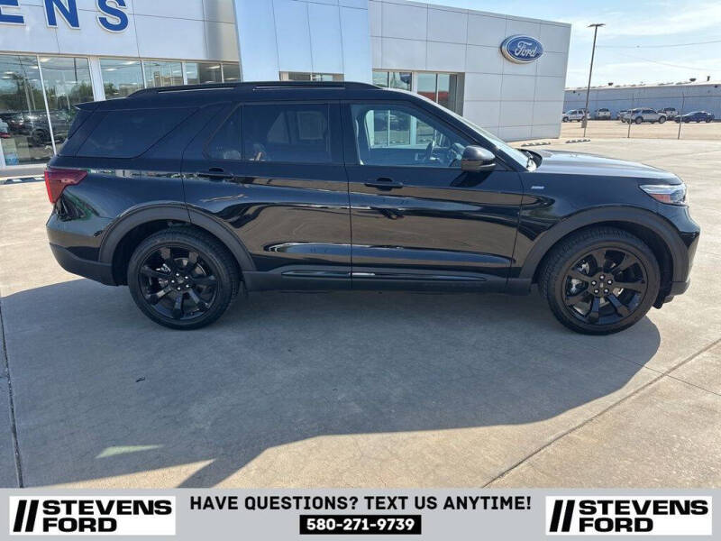 2024 Ford Explorer ST-Line