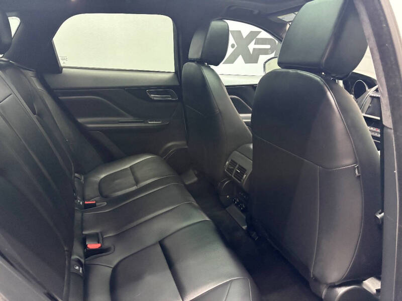 2020 Jaguar F-PACE 25t Premium