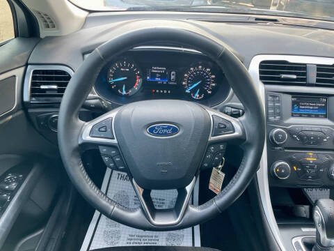 2015 Ford Fusion SE