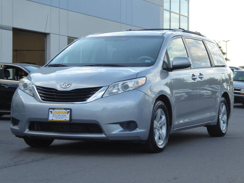 2012 Toyota Sienna LE 8-Passenger