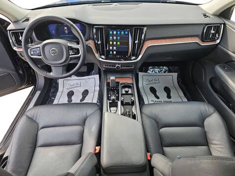 2025 Volvo V60 Cross Country B5 Plus