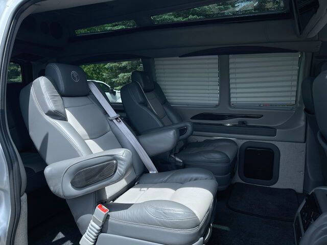 2025 GMC Savana 2500