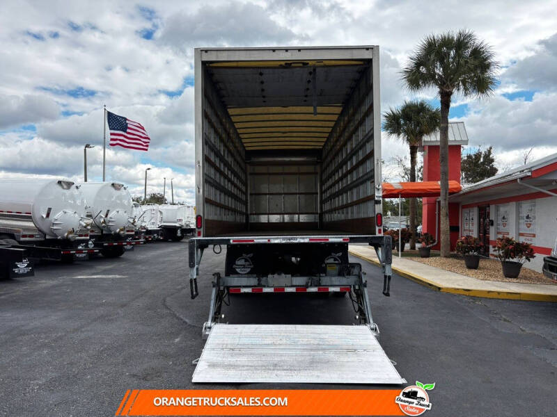 2020 Freightliner M2 106