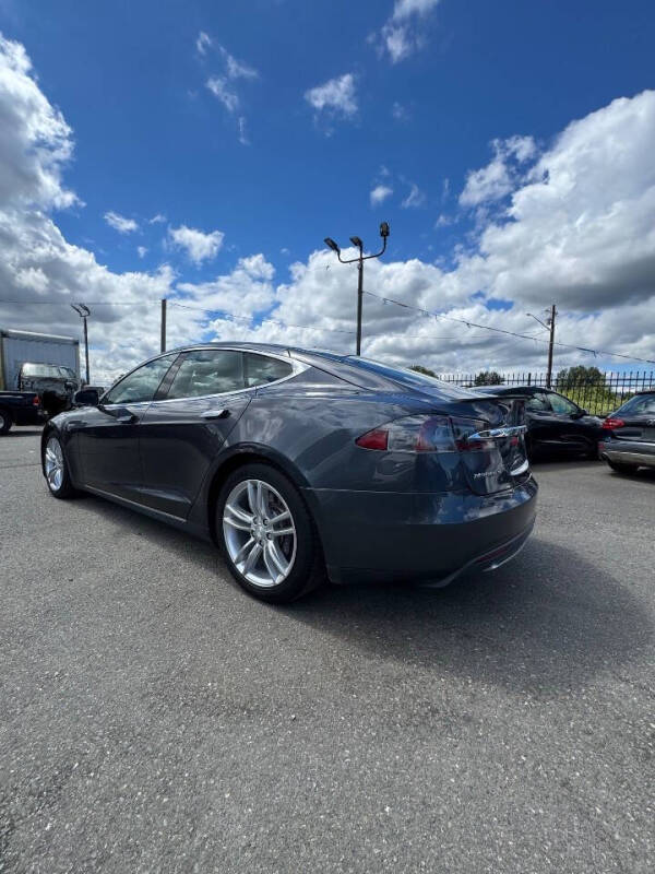 2015 Tesla Model S 85D