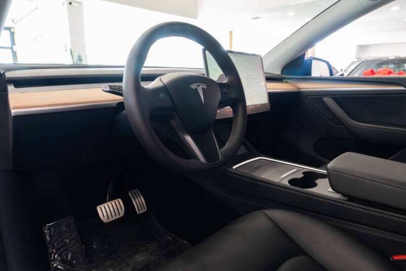 2025 Tesla Model Y Performance