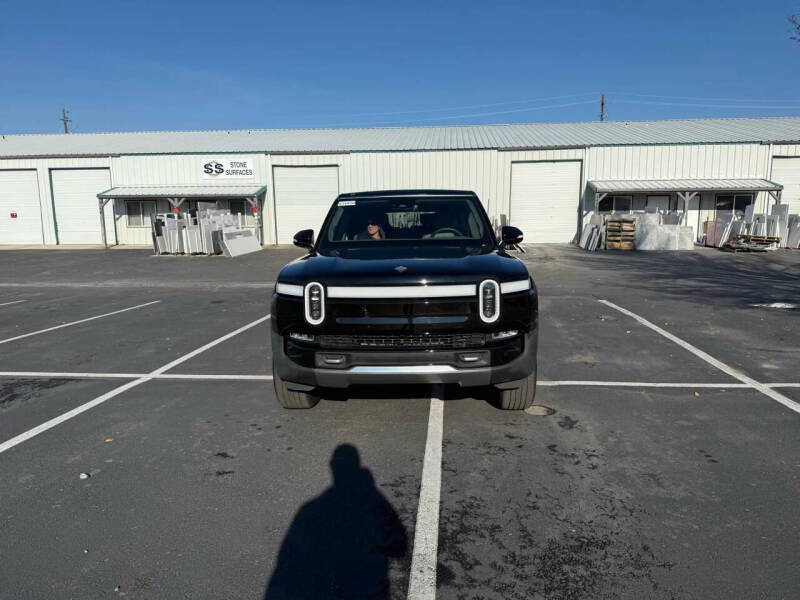 2024 Rivian R1S Adventure