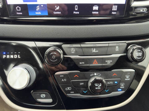 2022 Chrysler Pacifica Touring L