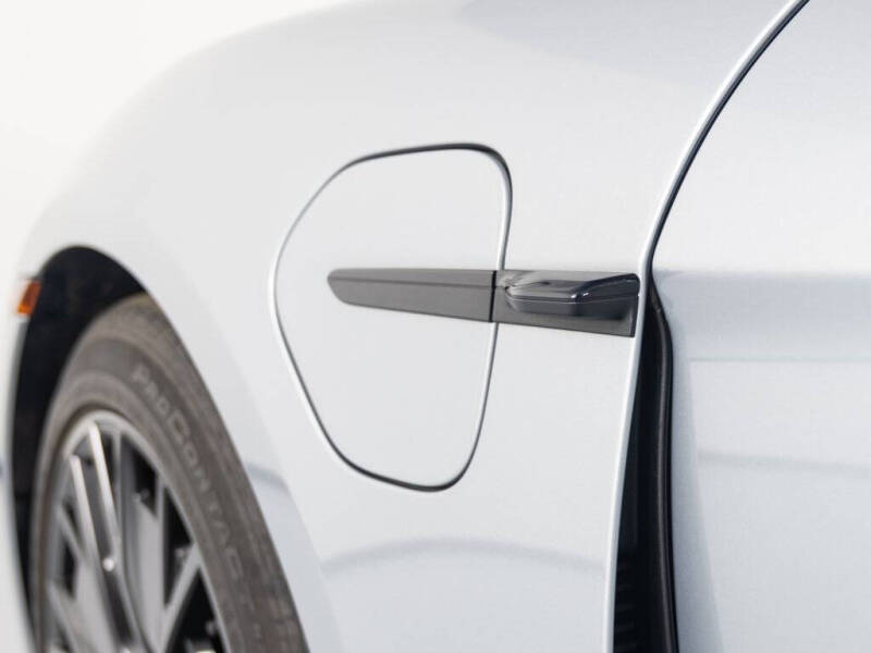 2022 Porsche Taycan GTS