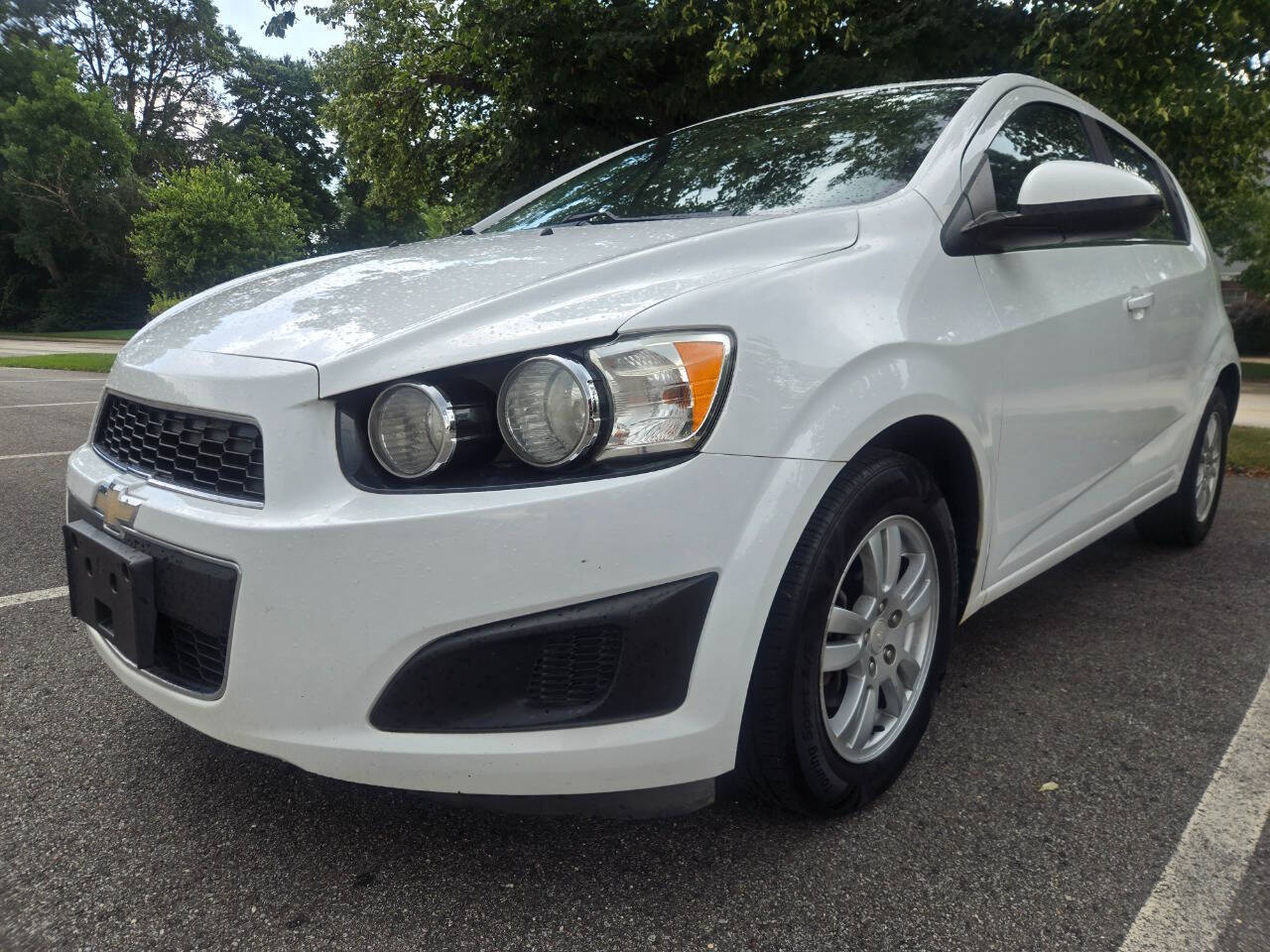 White 2015 Chevrolet Sonic Hatchback Front-Wheel Drive 6-Speed Automatic