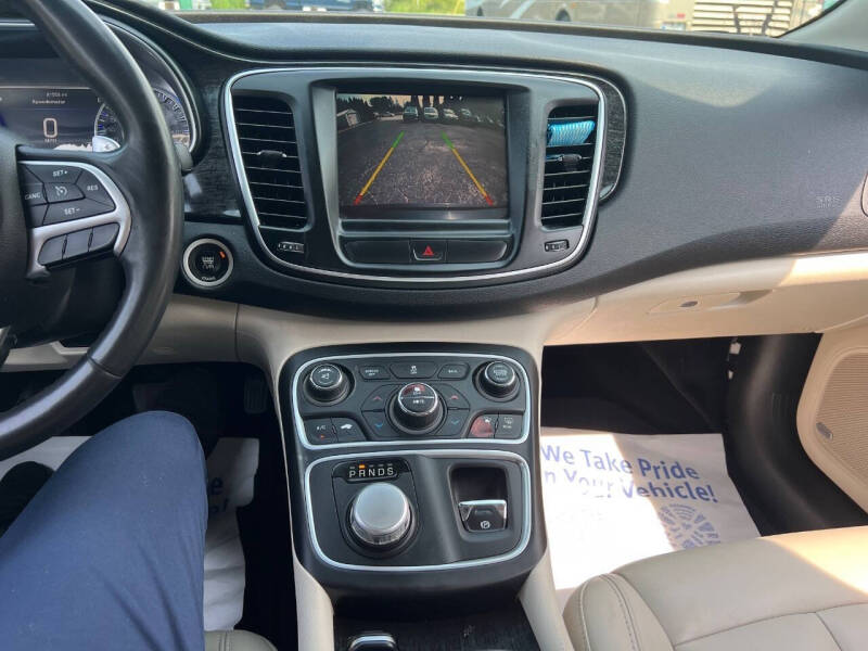 2016 Chrysler 200 C