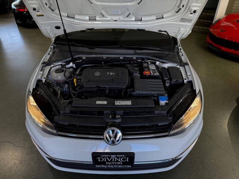 2018 Volkswagen Golf TSI SE