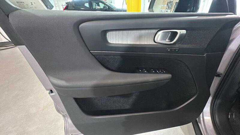 2026 Volvo XC40 B5 Plus