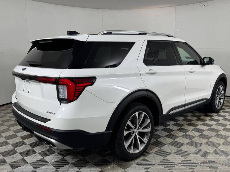 2025 Ford Explorer Platinum