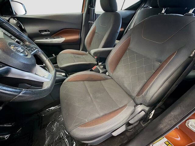 2019 Nissan Kicks SR