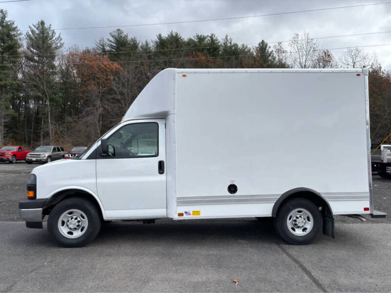 2025 Chevrolet Express 3500