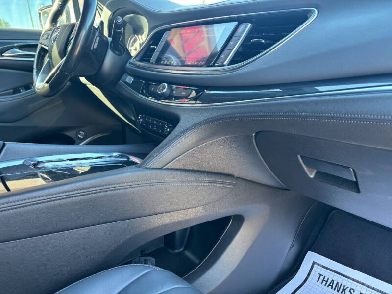 2022 Buick Enclave Essence