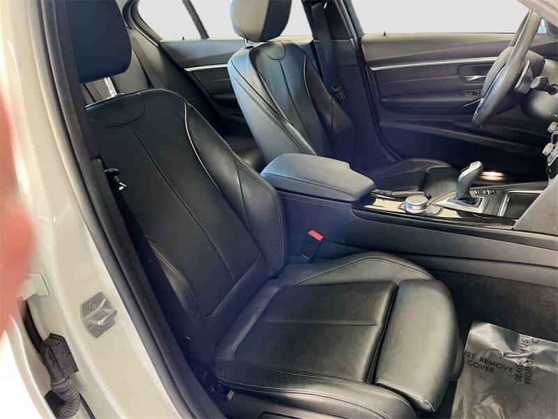 2018 BMW 3 Series 330i xDrive