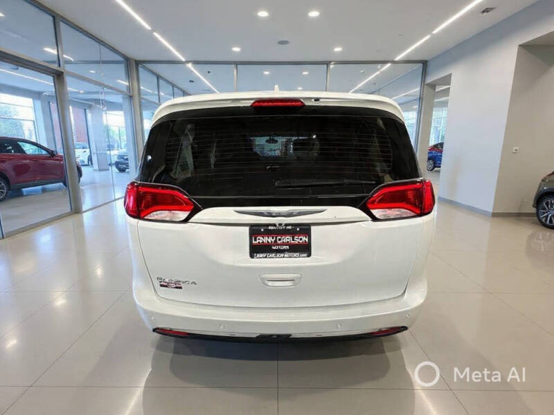 2017 Chrysler Pacifica Touring-L Plus