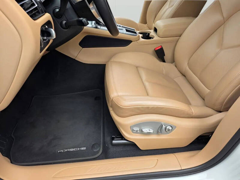 2020 Porsche Macan