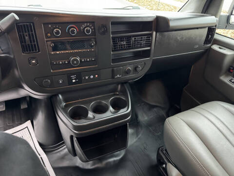 2023 GMC Savana 2500