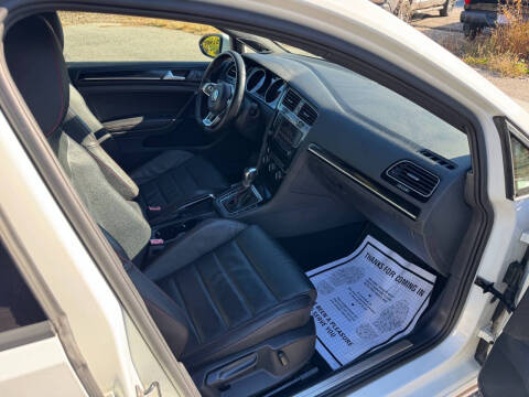 2017 Volkswagen Golf GTI Sport