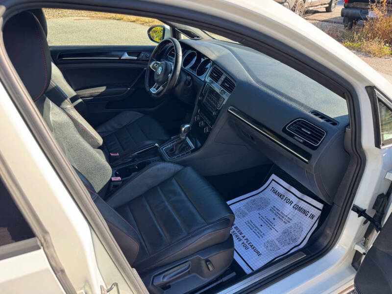 2017 Volkswagen Golf GTI Sport