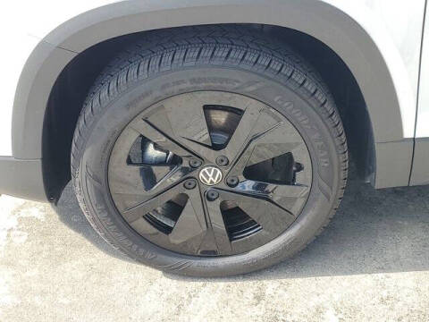 2025 Volkswagen Taos SE