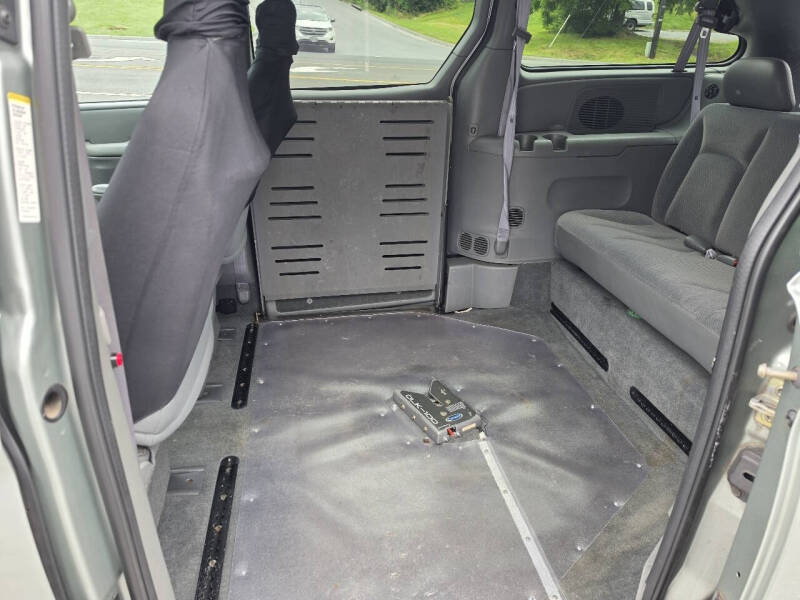 2004 Dodge Grand Caravan SE