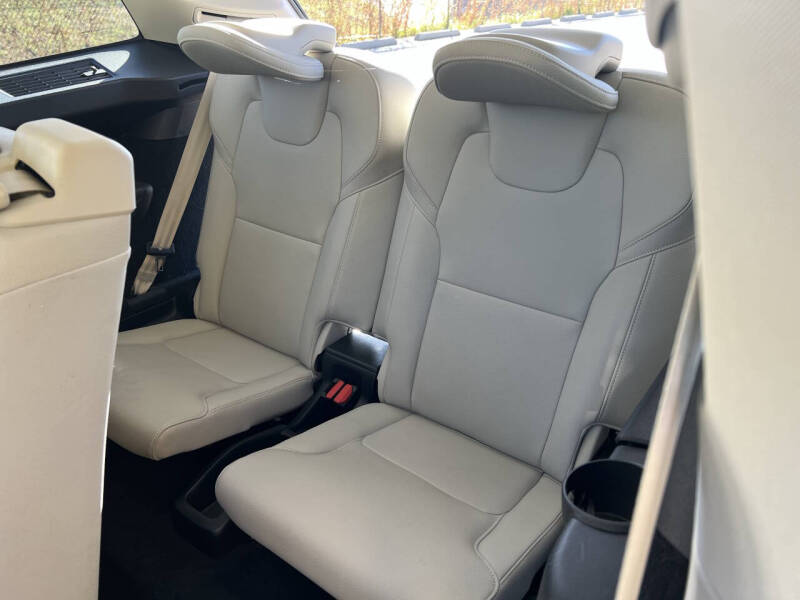 2018 Volvo XC90 T6 Momentum