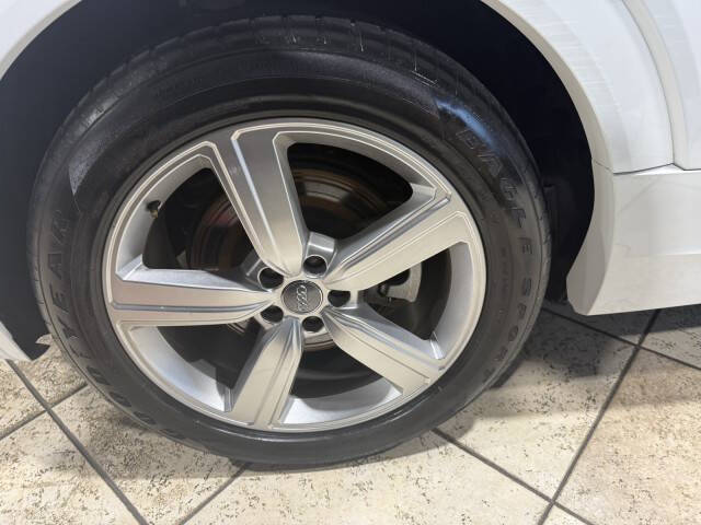 2019 Audi e-tron quattro Premium Plus