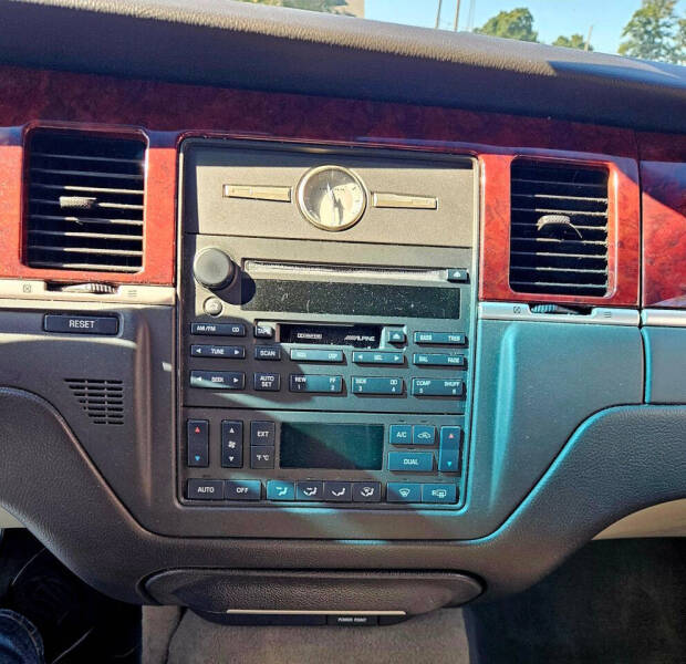 2003 Lincoln Town Car Signature