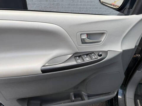 2020 Toyota Sienna LE 7-Passenger