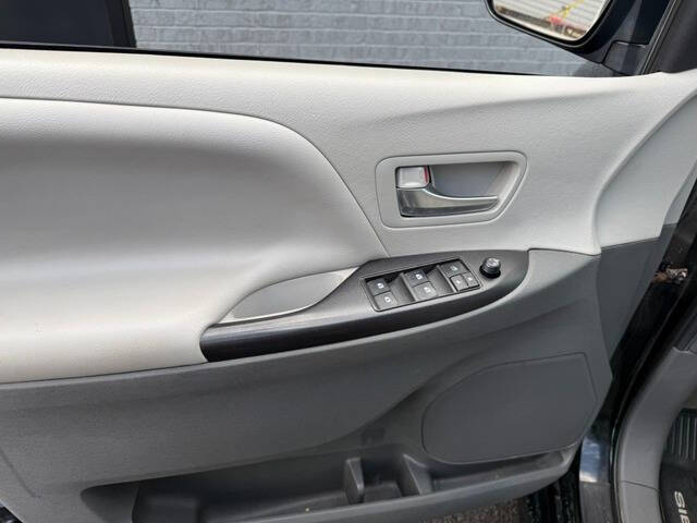 2020 Toyota Sienna LE 7-Passenger