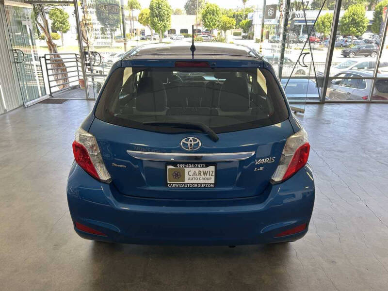 2012 Toyota Yaris 5-Door LE