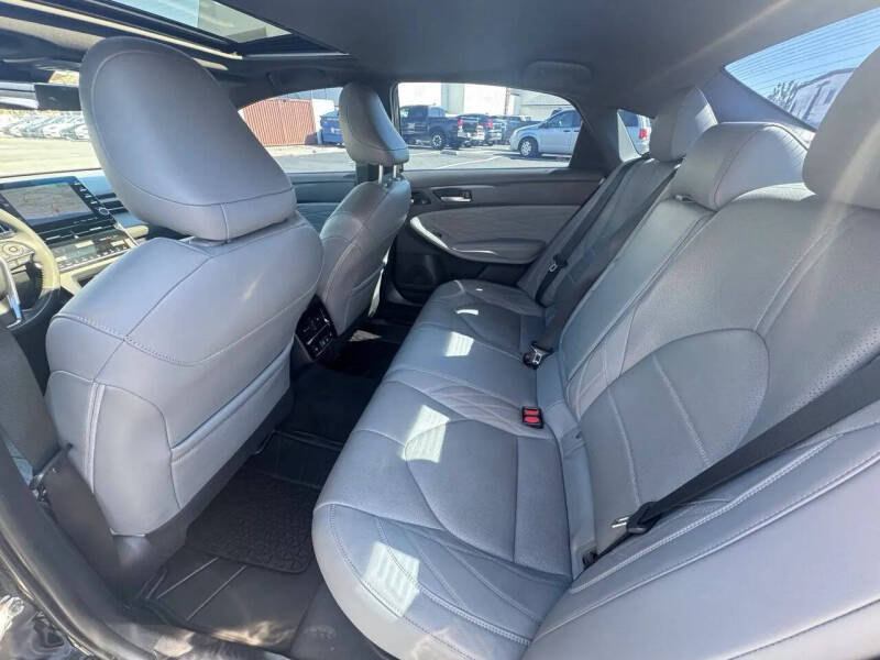 2022 Toyota Avalon Hybrid Limited