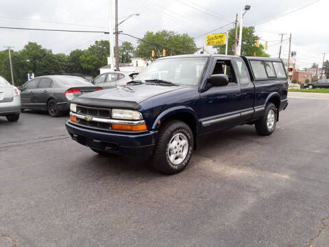 2001 Chevrolet S-10 for sale at Sarchione INC in Alliance OH