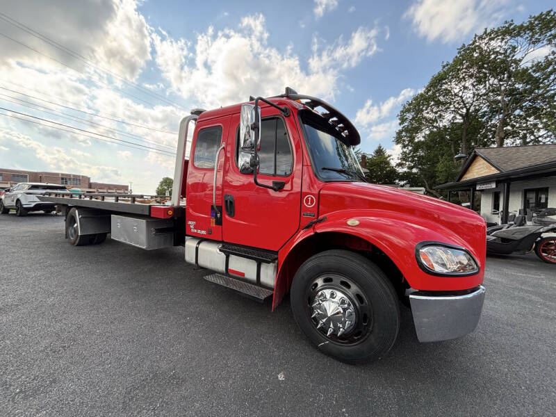 2007 Freightliner M2106 Rollback