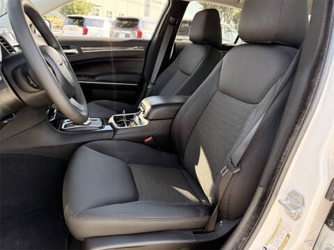 2022 Chrysler 300 Touring