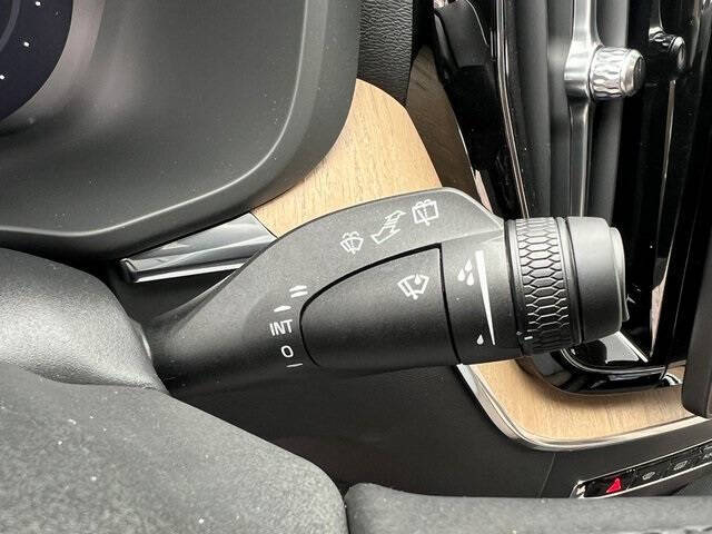 2026 Volvo XC60 T8 Plus