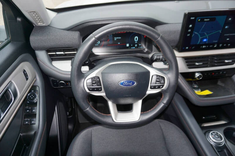 2025 Ford Explorer Active