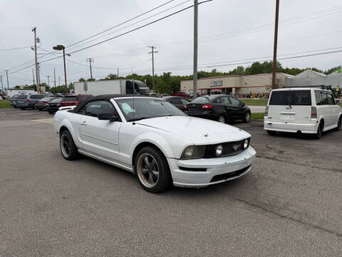 2005 Ford Mustang GT Deluxe