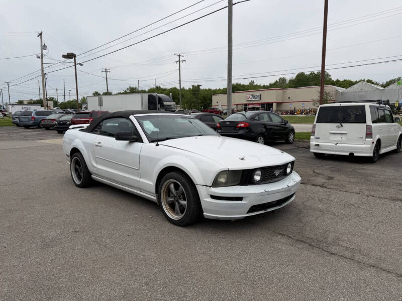 2005 Ford Mustang GT Deluxe